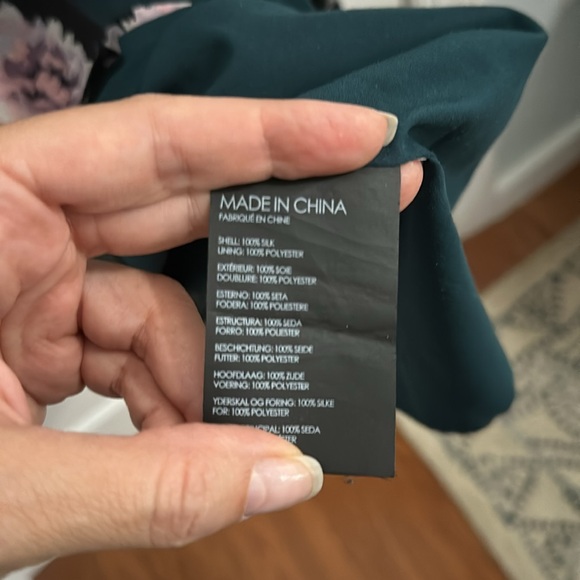 Club Monaco- Size 8 Silk Floral Shift Dress with Bell Sleeves - Picture 10 of 14